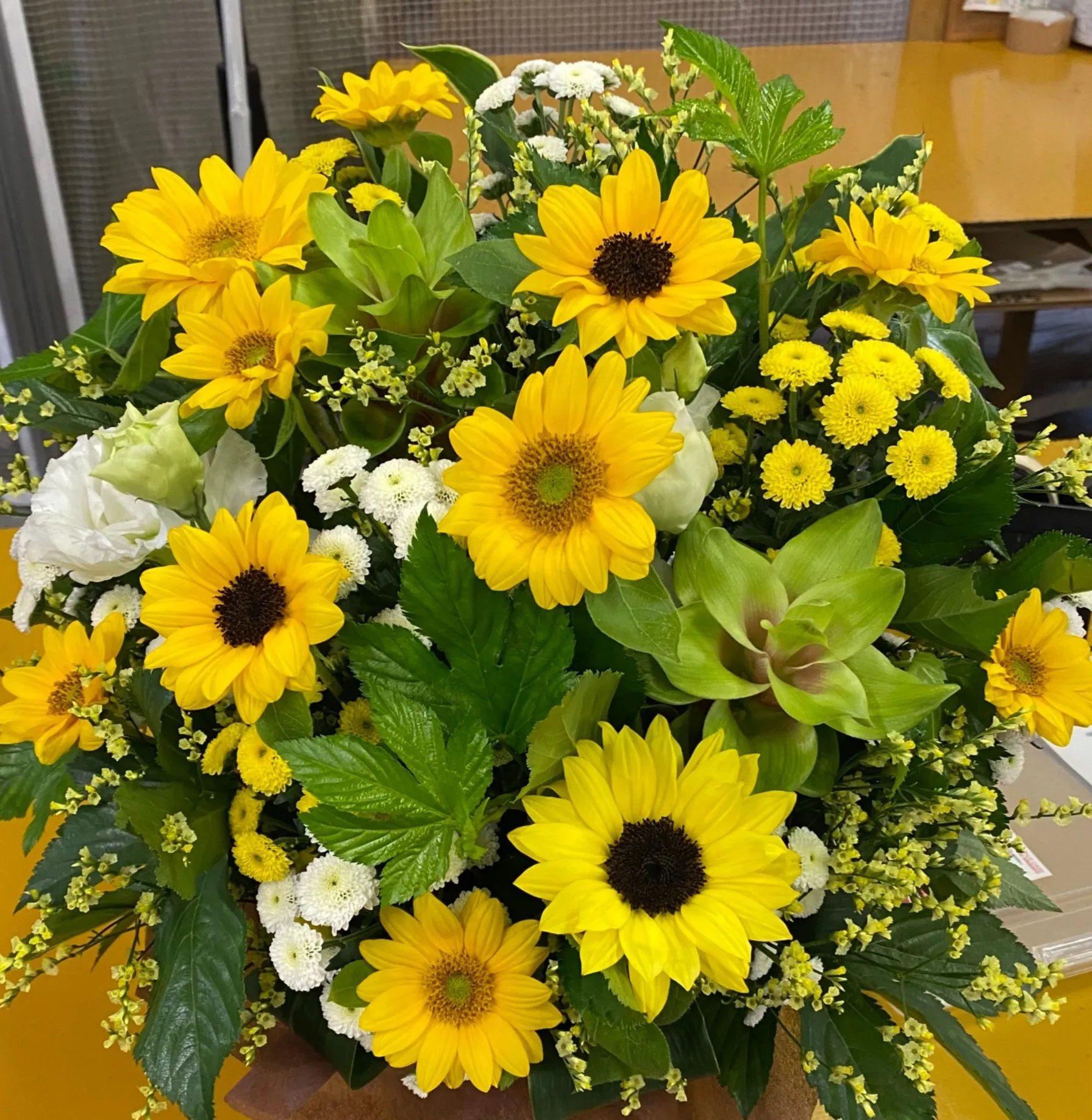 フラワーアレンジ (お祝い)